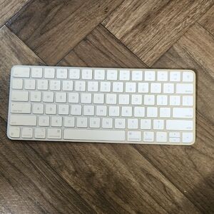 Wireless White Keyboard